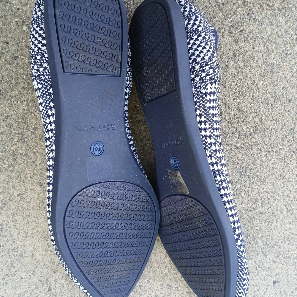 Rothys reposhing this